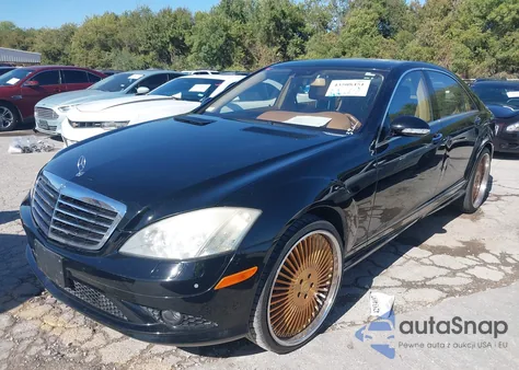 2008 Mercedes-Benz S 550 z USA, uszkodzony, nr VIN WDDNG71X78A229180